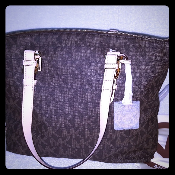 Michael Kors Handbags - *SOLD* Michael Kors Jet Set Multifunction Satchel